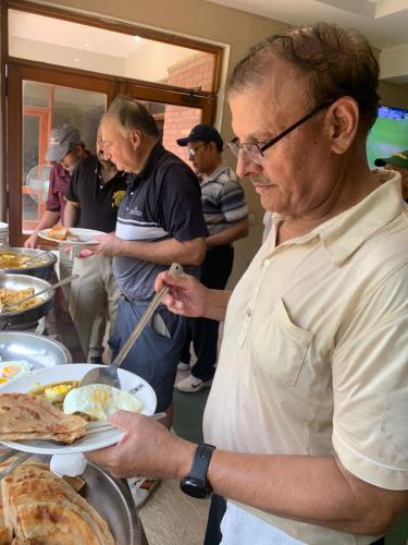 yhl-golf-Hassan-celebration11