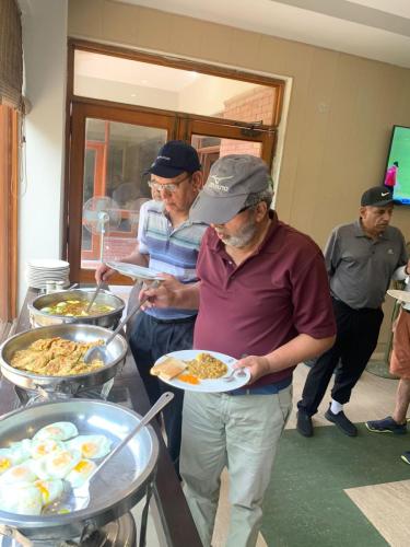 yhl-golf-Hassan-celebration12