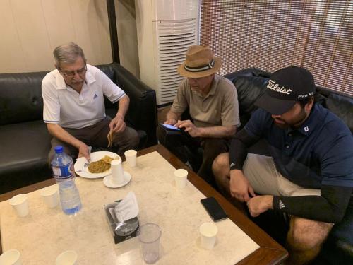 yhl-golf-Hassan-celebration16