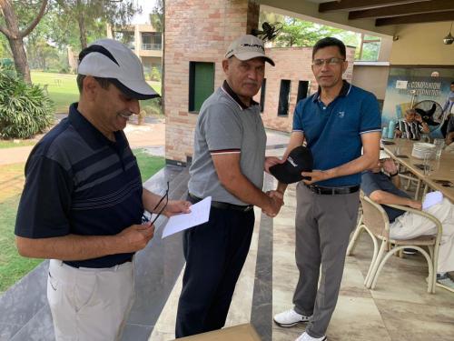 yhl-golf-Hassan-celebration26