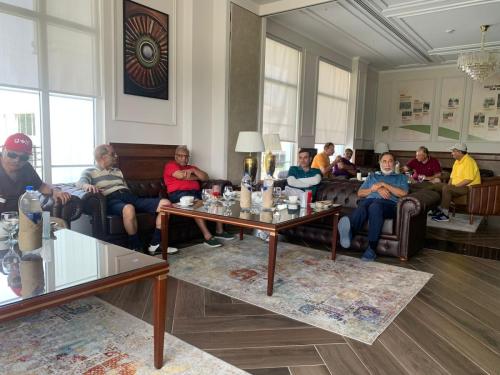 yhl-golf-Hassan-celebration3