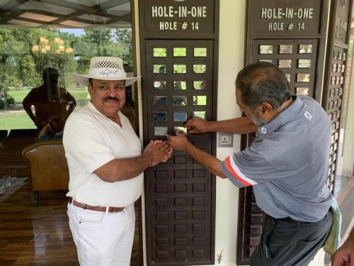 yhl-golf-Hassan-celebration31