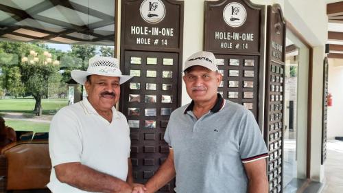 yhl-golf-Hassan-celebration35