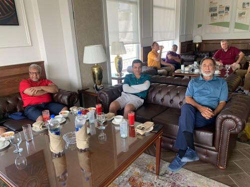 yhl-golf-Hassan-celebration4